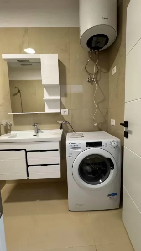 Tirane, jepet me qera apartament 2+1 Kati 7, 100 m² 700 € (Dhejtori Kompleksi Star)