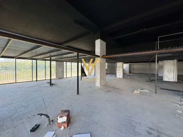 Tirane, shitet ambjent biznesi Kati 0, 820 m² 2.500.000 € (LIQENI I THATE)