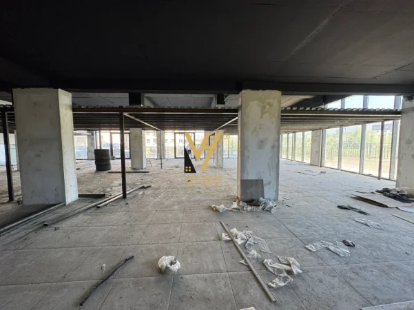 Tirane, shitet ambjent biznesi Kati 0, 820 m² 2.500.000 € (LIQENI I THATE)