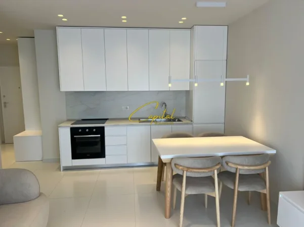 Tirane, jepet me qera apartament 2+1 Kati 8, 82 m² 750 € (ISH STACIONI TRENIT)