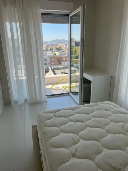 Tirane, jepet me qera apartament 2+1 Kati 8, 82 m² 750 € (ISH STACIONI TRENIT)