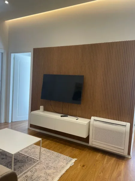 Tirane, jepet me qera Apartament 2+1, Kati 2, Mobiluar, Çmimi 750 €  tek Rruga DURRËSIT,Tirane.