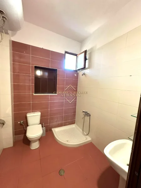 Tirane, jepet me qera apartament , 40 m² (Bulevardi i Ri)