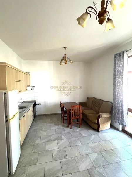 Tirane, jepet me qera apartament , 40 m² (Bulevardi i Ri)