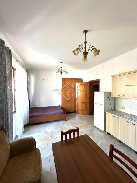 Tirane, jepet me qera apartament , 40 m² (Bulevardi i Ri)