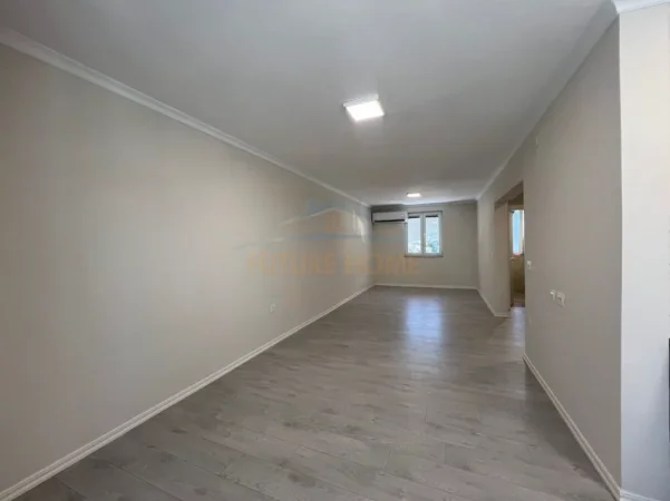 Tirane, jepet me qera zyre Kati 1, 69 m² 800 € (21 Dhjetori)