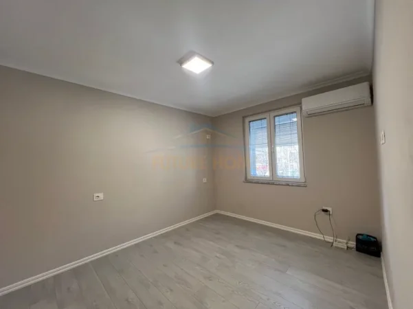 Tirane, jepet me qera zyre Kati 1, 69 m² 800 € (21 Dhjetori)