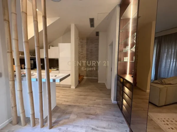 Tirane, shitet apartament duplex Dublex Kati 1, 172 m² 385.000 € (kodra e diellit 2)