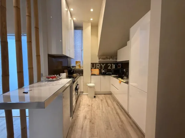 Tirane, shitet apartament duplex Dublex Kati 1, 172 m² 385.000 € (kodra e diellit 2)