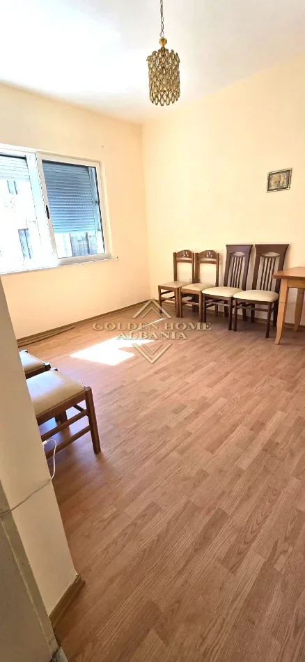 Tirane, shitet apartament , 72 m² (myslym shyri)
