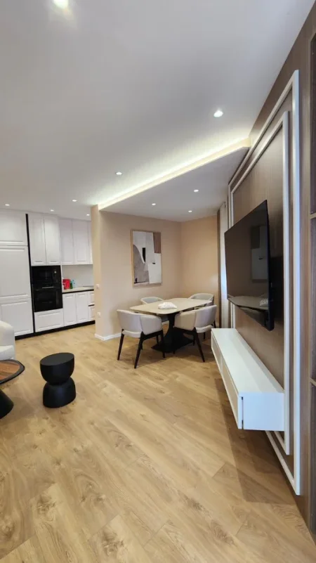 Tirane, shitet apartament 2+1+Aneks+Ballkon Kati 3, 118 m² 350.000 € (Rruga Durresit)