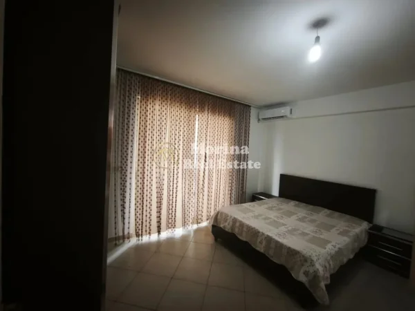 Tirane, jepet me qera apartament 1+1 Kati 3, 65 m² 390 € (Kthesa E Kamzes)