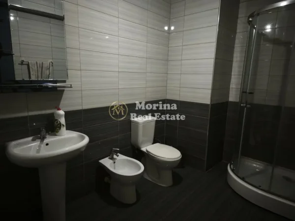 Tirane, jepet me qera apartament 1+1 Kati 3, 65 m² 390 € (Kthesa E Kamzes)