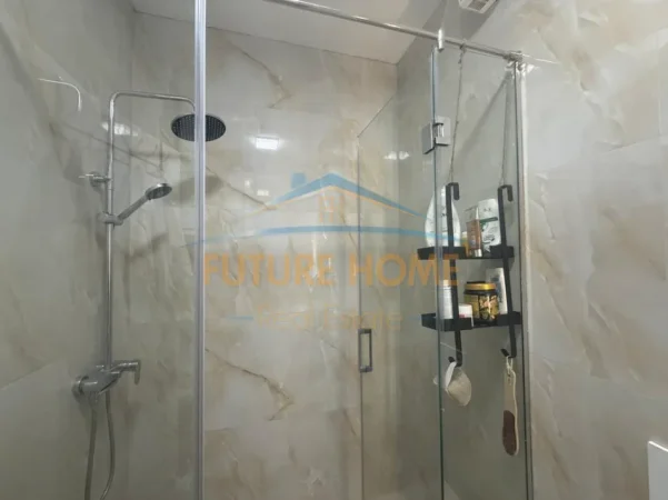 Tirane, shitet apartament 1+1 , 81 m² 149.000 € (Porcelan, prane TV Klan)