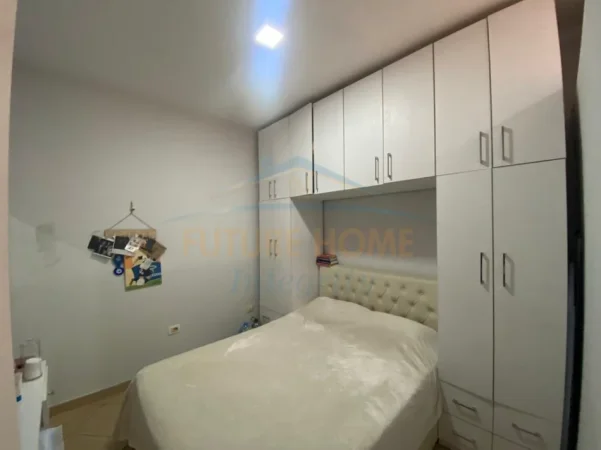 Tirane, shitet apartament 2+1+Ballkon , 88 m² (Fresk)