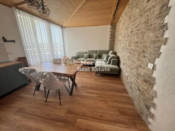 Tirane, jepet me qera ambjent biznesi Kati 7, 120 m² 600 € (Dupleks 2 1 Shkoze)