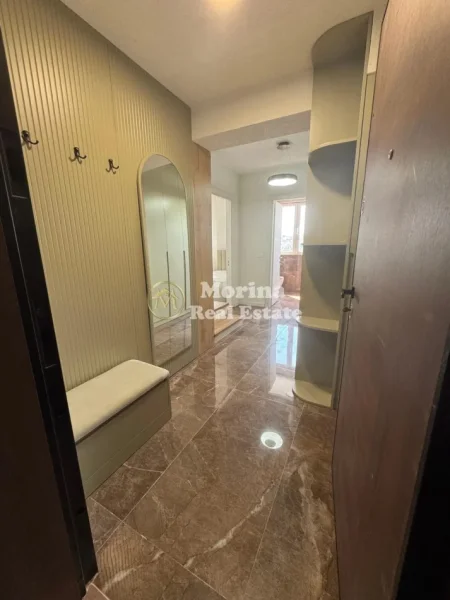 Tirane, jepet me qera ambjent biznesi Kati 7, 120 m² 600 € (Dupleks 2 1 Shkoze)