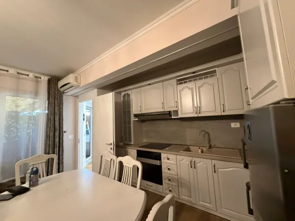 Tirane, jepet me qera apartament 1+1 Kati 0, 65 m² 500 € (Materniteti i ri)