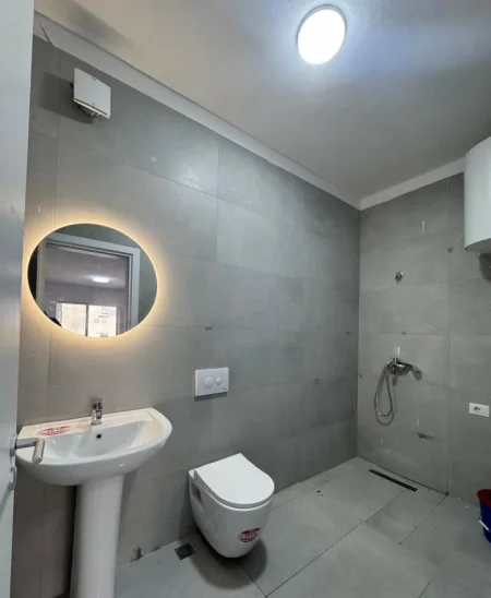 Tirane, jepet me qera apartament 1+1 Kati 5, 50 m² 380 € (Rruga Dritan Hoxha)