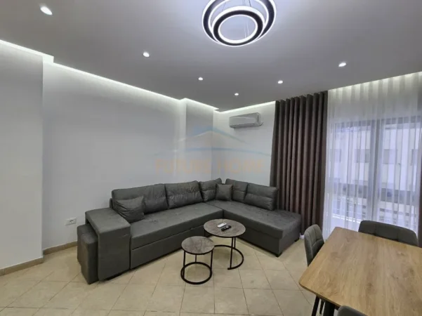 Tirane, jepet me qera apartament 2+1+Ballkon Kati 2, 105 m² 600 € (Unaza e Re)