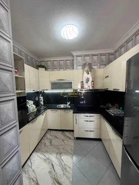 Tirane, shitet apartament 2+1 Kati 4, 113 m² 260.000 € (ISH STACIONI TRENIT)