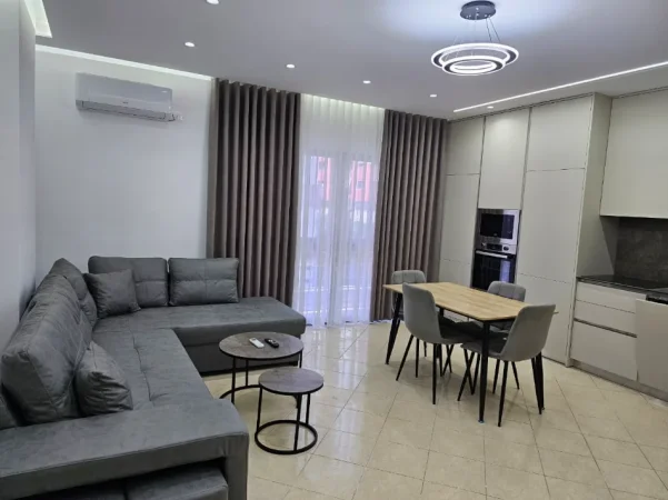 Tirane, jepet me qera apartament 2+1+Ballkon Kati 2, 105 m² 600 € (Unaza e Re)