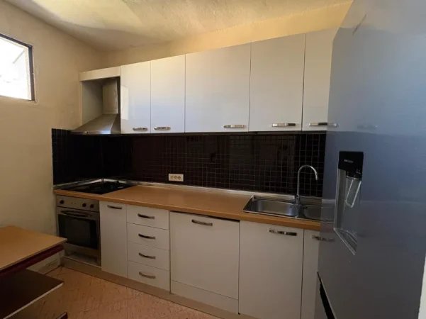 Tirane, jepet me qera apartament 2+1 Kati 5, 80 m² 550 € (RRUGA ELBASANIT)
