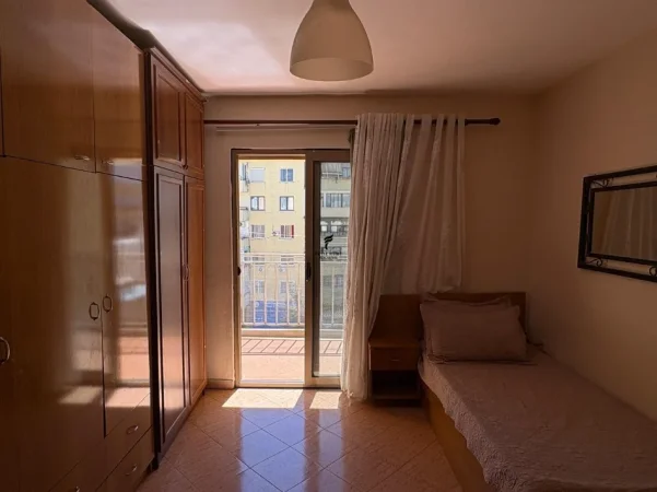 Tirane, jepet me qera apartament 2+1 Kati 5, 80 m² 550 € (RRUGA ELBASANIT)