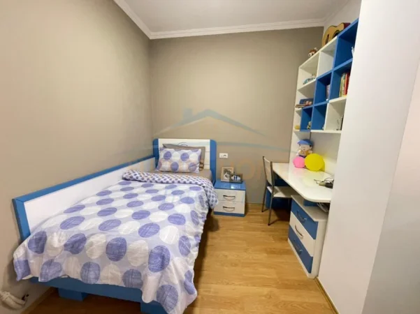 Tirane, shitet apartament 3+1 Kati 2, 109 m² 200.000 € (FRESK)