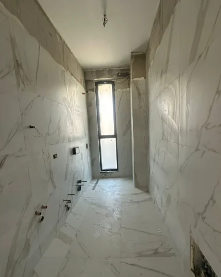 Tirane, shitet apartament 1+1+Ballkon , 79 m² 165.837 € 