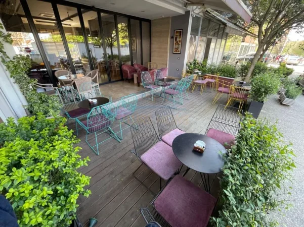 Tirane, shitet ambjent biznesi Kati 0, 100 m² 310.000 € (KINOSTUDIO,RRUGA E DIBRES)