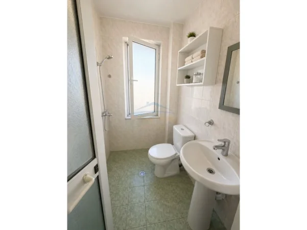 Tirane, shitet apartament 2+1+Ballkon Kati 5, 56 m² 115.000 € (Rruga Ferit Xhajko)