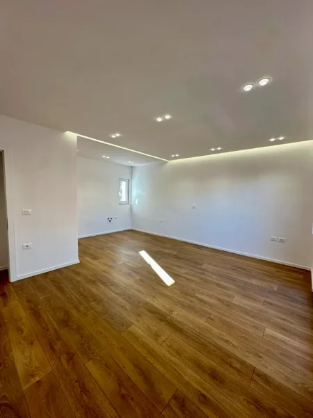 Tirane, shitet apartament 2+1+Aneks+Ballkon Kati 4, 75 m² 193.000 € (Haxhi Hysen Dalliu Afer ish St, Trenit)