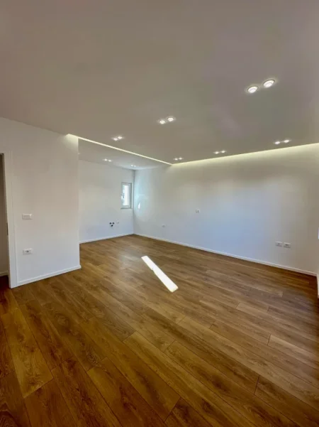 Tirane, shitet apartament 2+1+Aneks+Ballkon Kati 4, 75 m² 193.000 € (Haxhi Hysen Dalliu Afer ish St, Trenit)