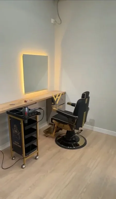 Tirane, shitet dyqan Kati 0, 24 m² 165.000 € (RRUGA E BARRIKADAVE)