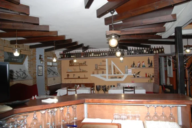 Tirane, shitet biznesi Restorant "Fish House", Cmimi 50000 Euro