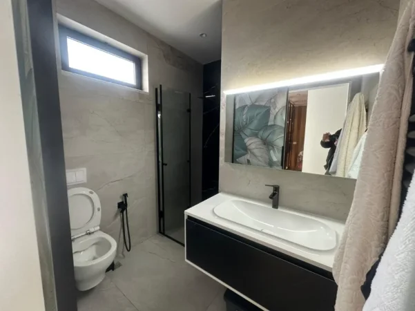 Tirane, shitet apartament+verande | Penthouse 2+1+Aneks+Ballkon Kati 9, 136 m² 350.000 € (Rruga Sokrat Miho)