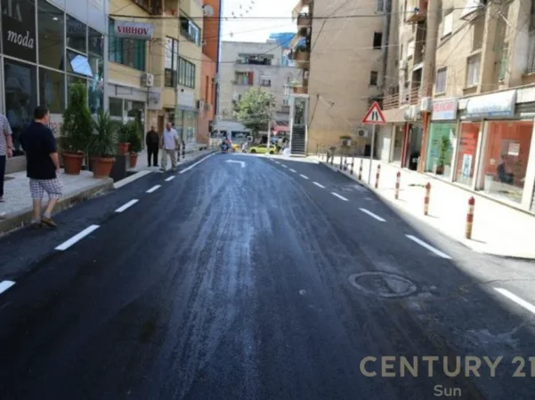 Tirane, shitet ambjent biznesi , 42 m² 147.000 € (myslym shyri)