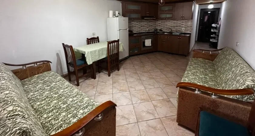 Tirane, jepet me qera apartament 1+1+Aneks+Ballkon Kati 10, 70 m² 400 € (zogu i zi)
