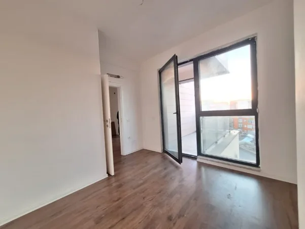 Tirane, shitet apartament 1+1+Ballkon , 74 m² 