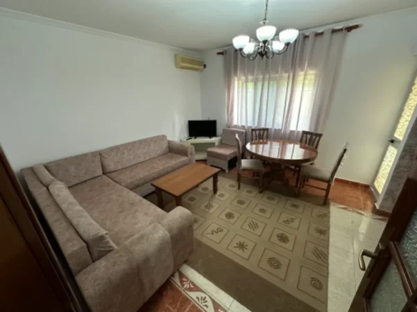 Tirane, jepet me qera apartament 1+1 Kati 2, 70 m² 400 € (Materniteti i Ri ne Brryl)