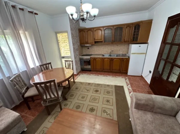 Tirane, jepet me qera apartament 1+1 Kati 2, 70 m² 400 € (Materniteti i Ri ne Brryl)