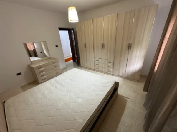 Tirane, jepet me qera apartament 1+1 Kati 2, 70 m² 400 € (Materniteti i Ri ne Brryl)