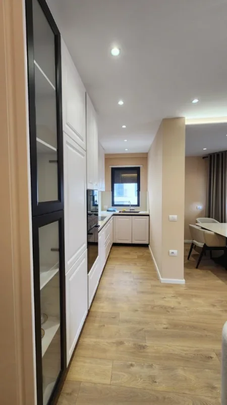 Tirane, shitet apartament 2+1 Kati 3, 117 m² 350.000 € (RRUGA E DURRESIT)