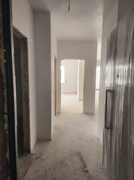 Tirane, shitet apartament 2+1+Aneks+Ballkon Kati 2, 105 m² 121.000 € (paskuqan)