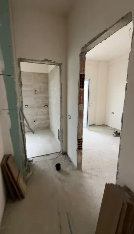 Tirane, shitet apartament 1+1+Aneks+Ballkon Kati 3, 77 m² 120.000 € 