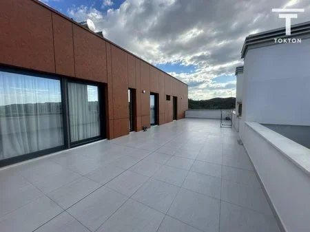 Tirane, shitet apartament 2+1+Ballkon Kati 9, 140 m² 350.000 € (Astir)