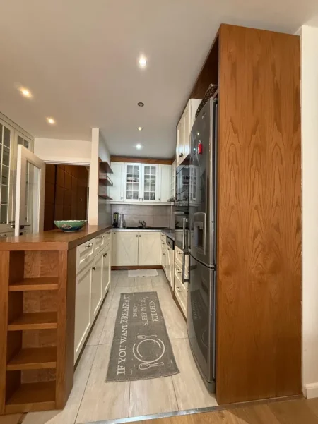 Tirane, shitet apartament 3+1 , 110 m² 249.000 € 