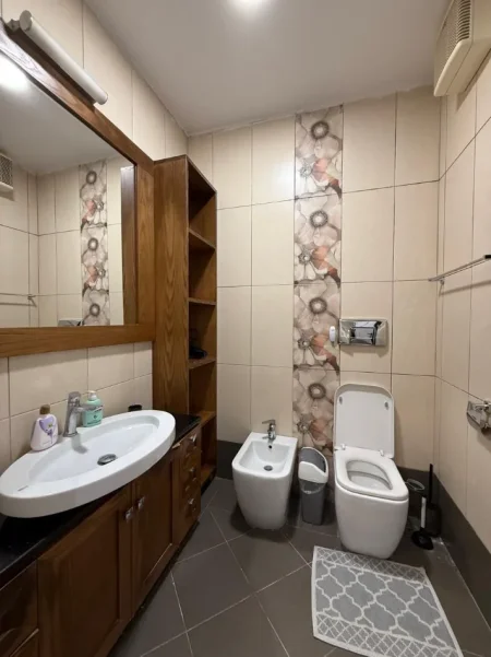 Tirane, shitet apartament 3+1 , 110 m² 249.000 € 