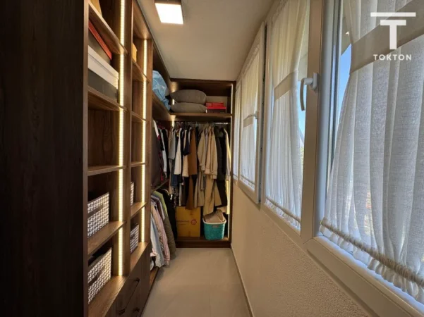 Tirane, shitet apartament 1+1 Kati 1, 64 m²